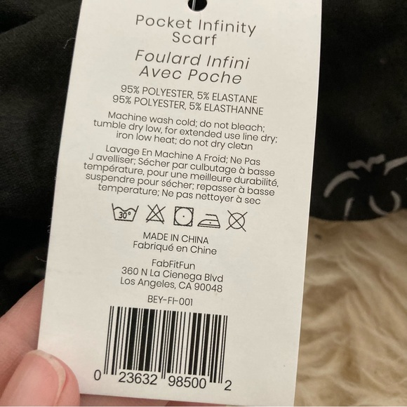 Beyond Yoga Hidden Pocket Infinity Loop Circle Wrap Scarf New with tag. - Picture 6 of 8